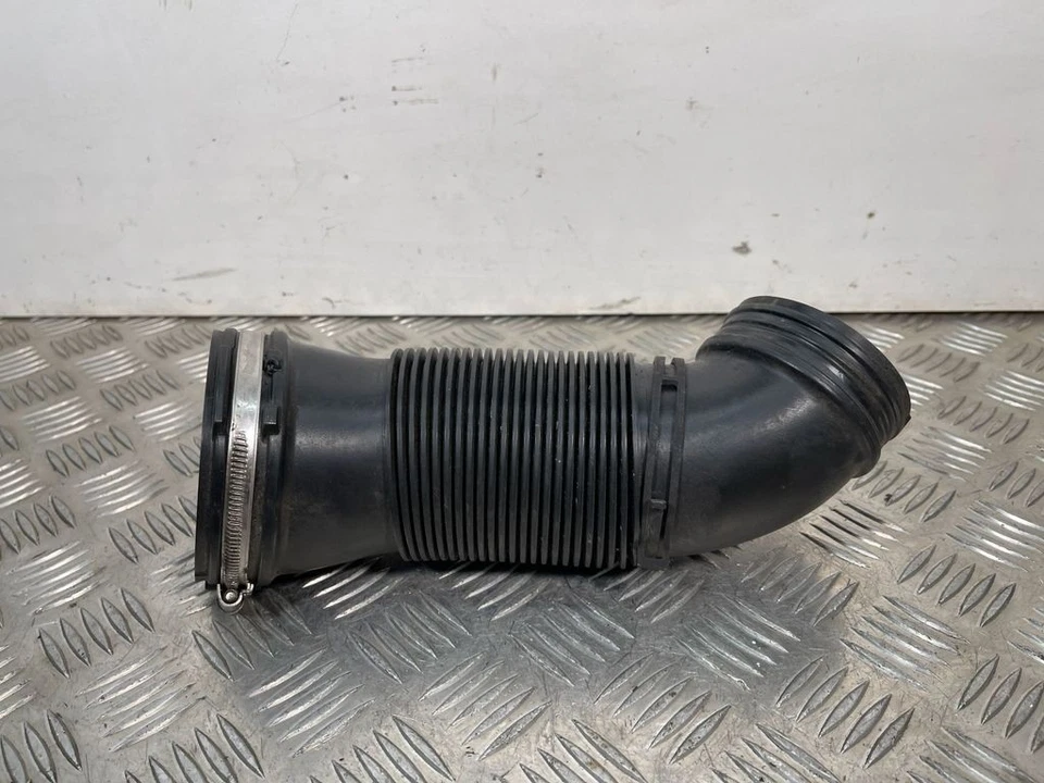 Труба воздухозаборного шланга бензинового Audi A1 2018 5Q0129684D LIQ13298 - Изображение 4 из 4