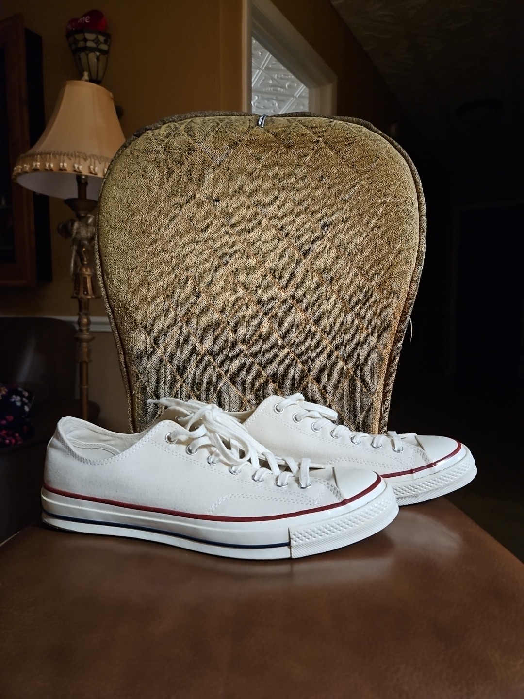 Converse Chuck 70 Low Top Lace Up Sneakers Shoes Men's 12 Women's 14 Parchment