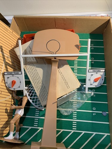 Vintage Eldon champion games kick in pass 3-D football - Imagen 8 de 11