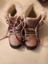Size 9 KIDS OSH KOSH BGOSH GIRLS SNOW BOOTS PINK Sparkles