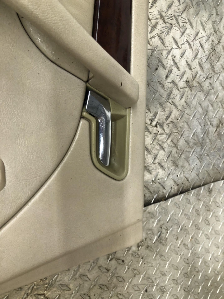 El panel de la puerta izquierda del conductor trasero de Mercedes Benz 1998 1999 2000 tiene desgaste OEM Foto 4 de 4
