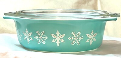Rare Pyrex Turquoise Large Snowflake Dish HTF Vintage Kitchen  w/ Lid