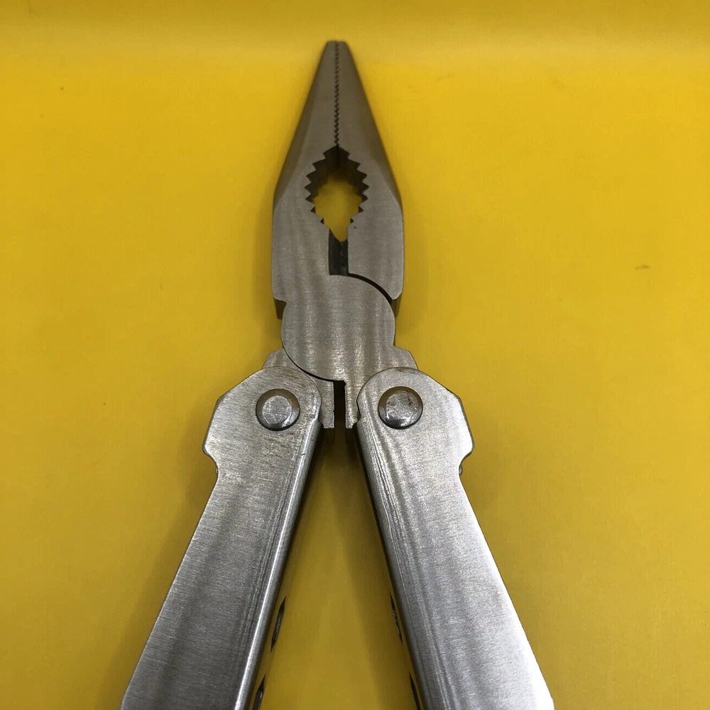 Black Stainless Steel Multi-Tool – Compact & Durable