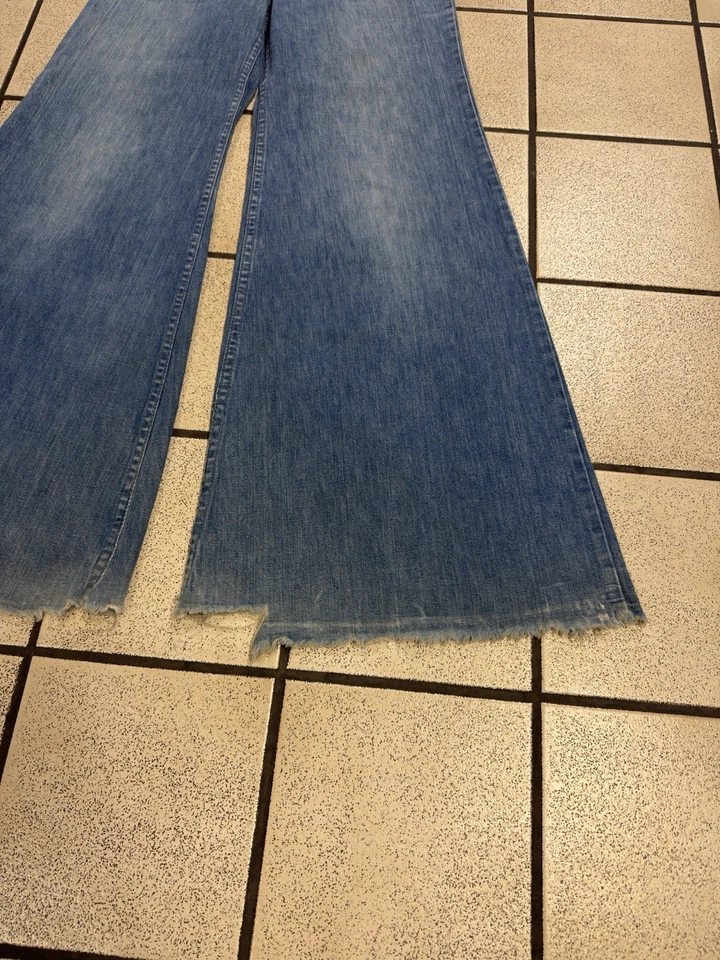 Vtg 70s 80s JCPenney Fashions Bell Bottom Flare Hippie Jeans Cottagecore 25x31 - Image 2 of 4