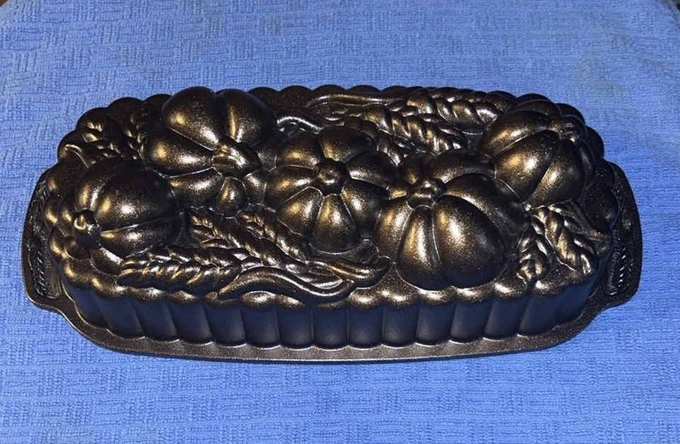 Nordic Ware Harvest Bounty Pumpkin & Wheat Loaf Pan Bronze