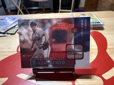2002 Donruss Super Estrellas Precision De Lanzamiento #2 Greg Maddux  HOF