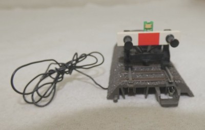 Märklin C-Gleis 24978 mit Prellbock und Beleuchtung in Größe H0 (S927) A