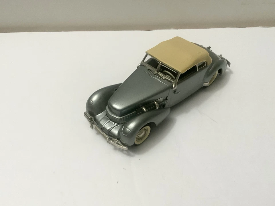 1/43 1937 Cord 812 Supercharged  Phaeton closed Minimarque handmade Very rare - Image 3 of 4