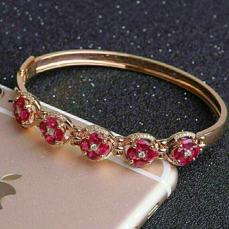 Brazalete brazalete de rubí simulado de corte redondo de 3 quilates enchapado en oro amarillo de 14 quilates para mujer Foto 3 de 4