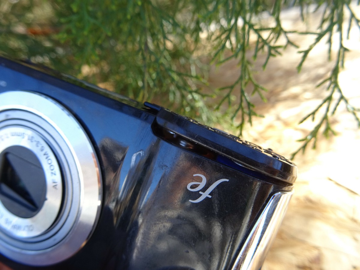 Olympus FE FE-47 14.0MP Digital Camera - Black AS IS FOR PARTS