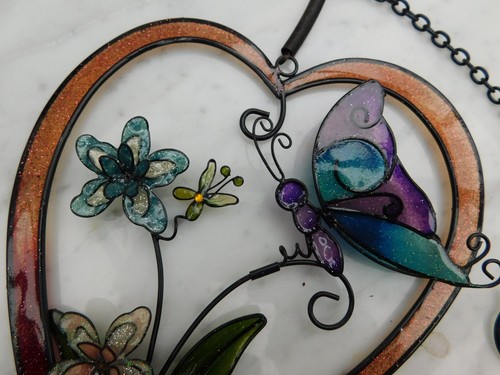 VINTAGE ART NOUVEAU STYLE STAINED GLASS BUTERFLY & FLOWERS WIND CHIME - Picture 2 of 5