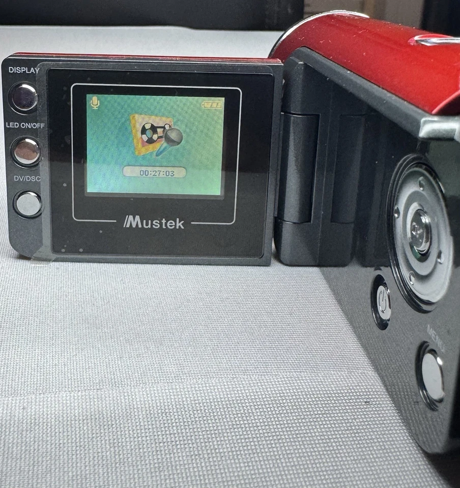 Vintage Mustek DV526L Digital Video Camera MultiFunctional Camera Camcorder Etc - Image 2 of 4