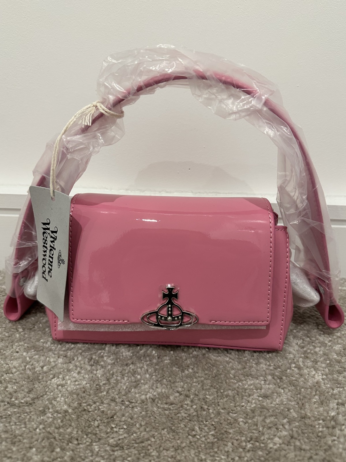 Borsa a tracolla Vivienne Westwood rosa nocciola vernice con dustbag prezzo consigliato £ 340