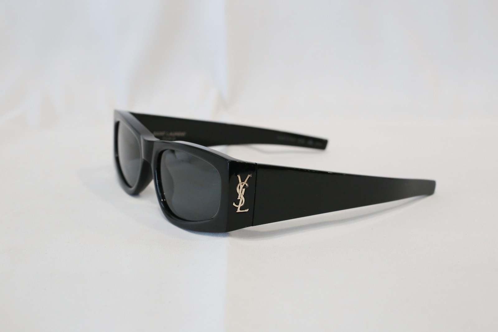 Occhiali da sole YSL Yves Saint Laurent M140 001 neri rettangolari 56 18 130
