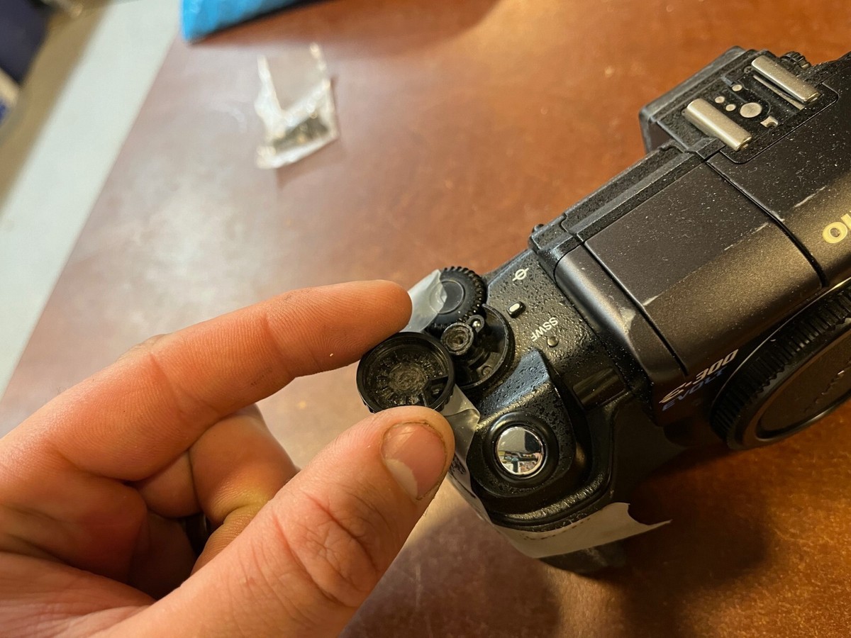 Olympus E-300 Vintage DSLR 8MP Kodak CCD Sensor Camera -- Knob