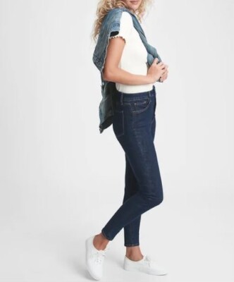 GAP Sky High Rise Universal Jegging Jean - $60 - NWT