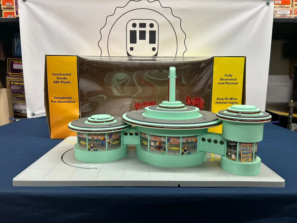 Mth Mel’s Operating Drive-In Diner Building 30-9105 - Image 3 of 4