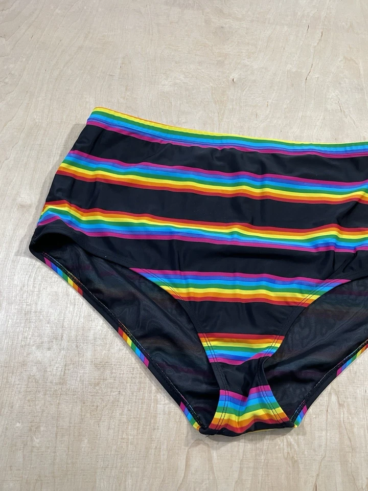 Parte inferior de bikini de natación a rayas arco iris liso tiro alto tórrido talla 2 Foto 3 de 4