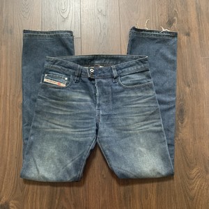 size 27 mens jeans