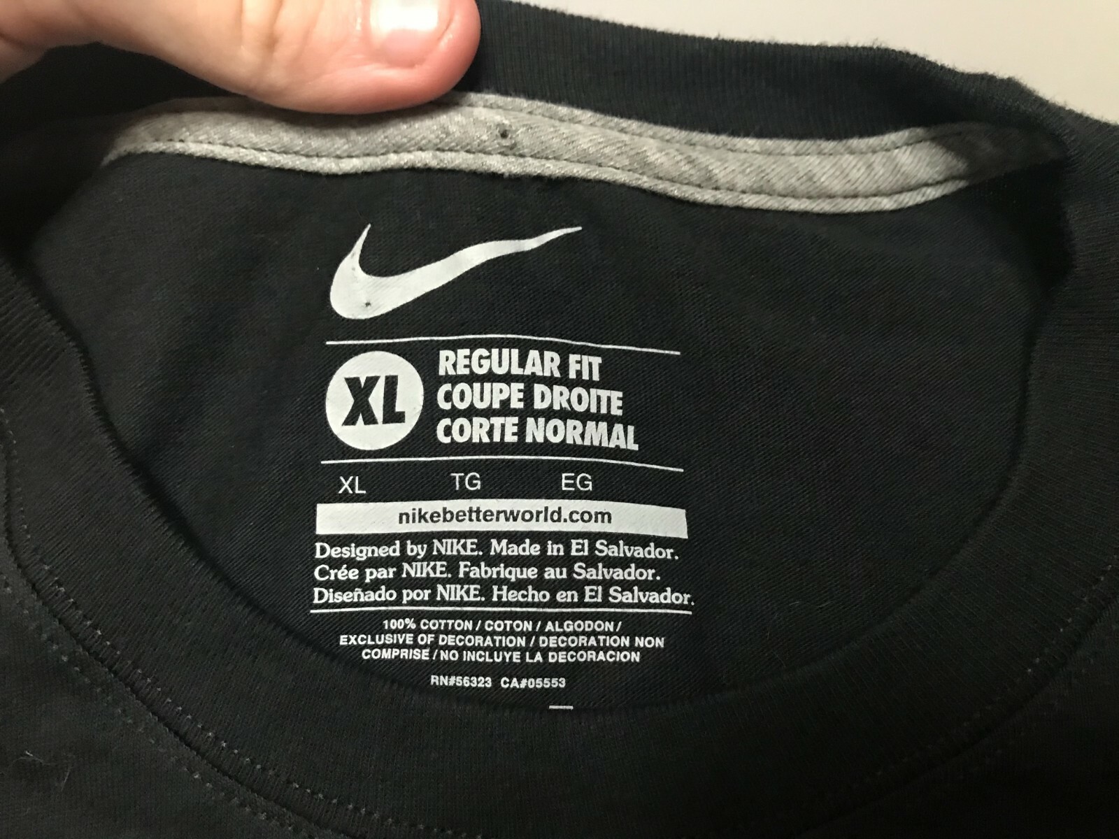 حامل نجمة كمان nike regular fit coupe 