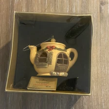 1980 Hallmark Ornament "A Spot of Christmas Cheer" Teapot Chipmunk Diorama W/Box