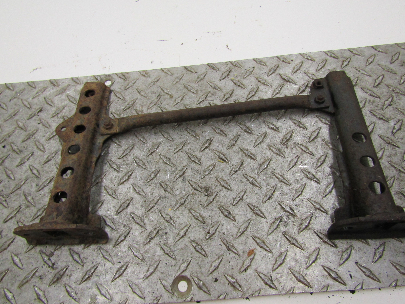 2005 KAWASAKI BRUTE FORCE 750 RIGHT FOOTWELL SUPPORT BRACKET MOUNT STAY