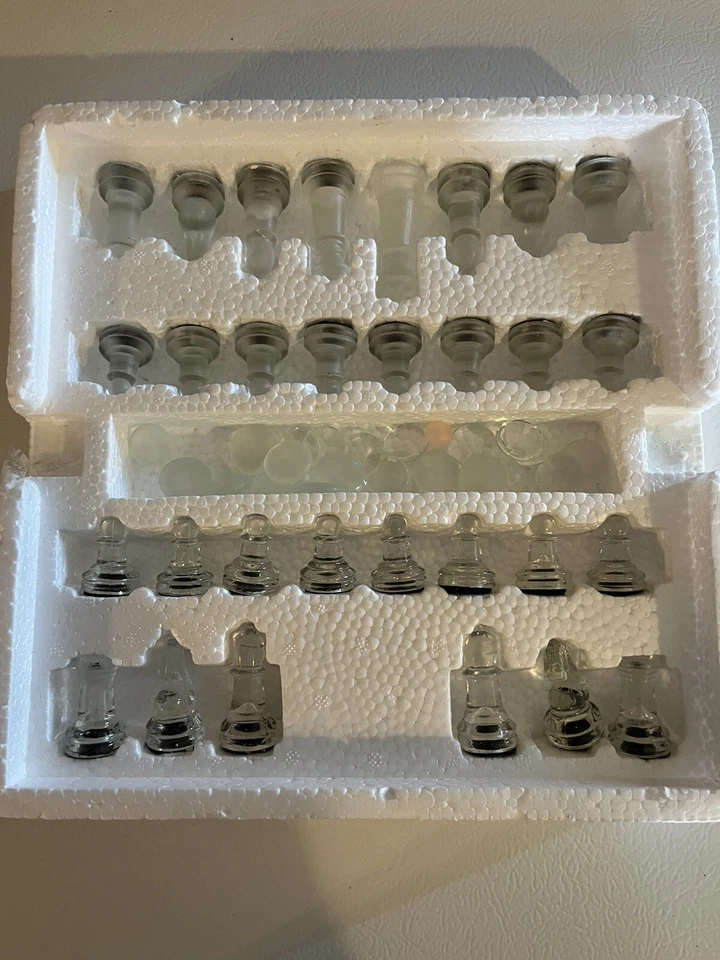 Juego de ajedrez y damas de cristal para juegos clásicos Foto 4 de 4