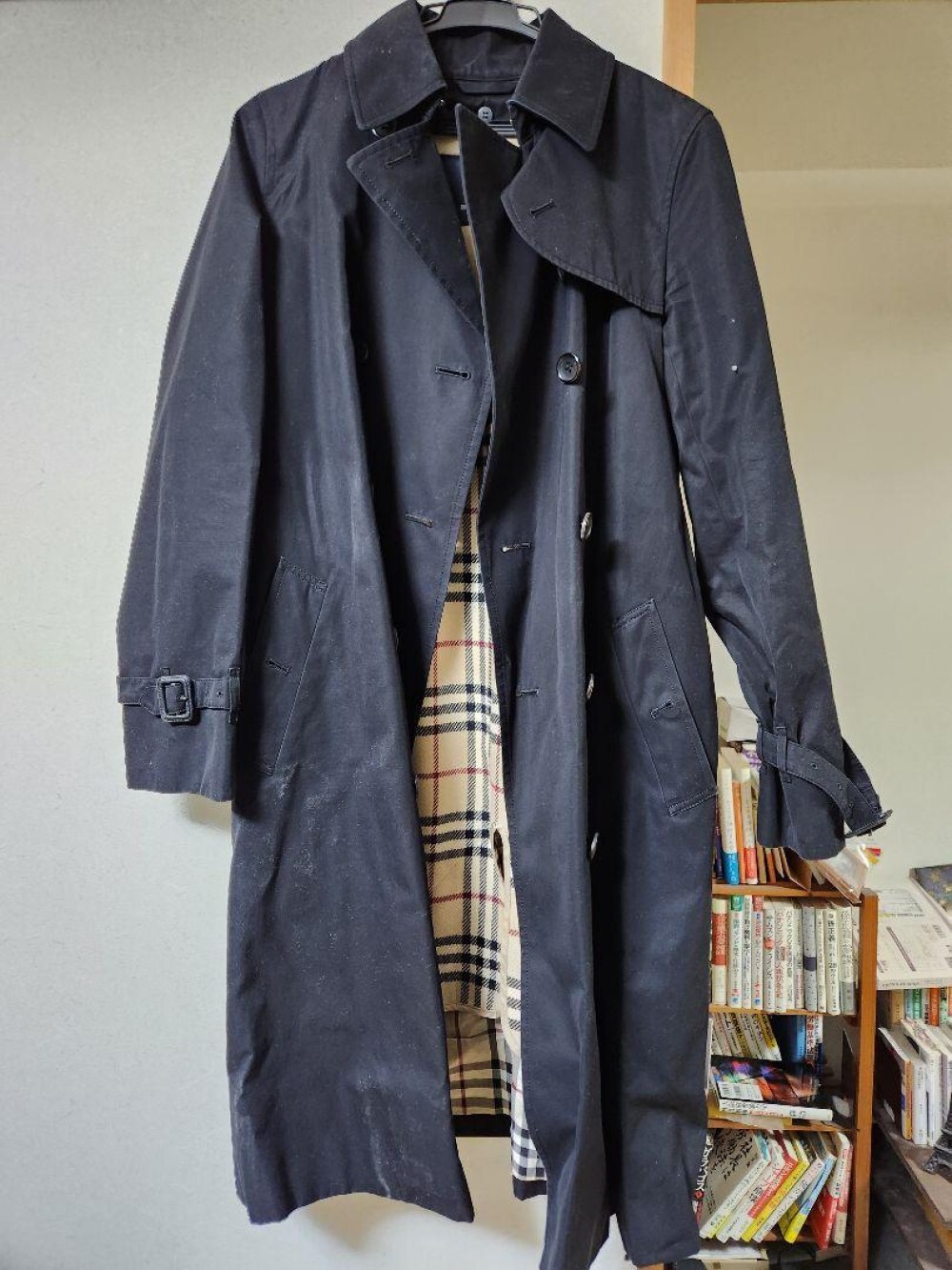 Burberry trench coat Woman from Japan