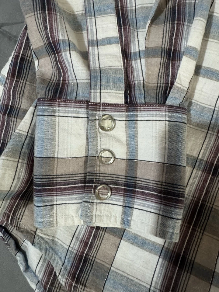 Camisa occidental grande con botones a presión Machine para hombre con rosca brillante Foto 4 de 4