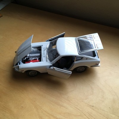 ROAD SIGNATURE VINTAGE 1970 DATSUN 240Z 1/18 | eBay