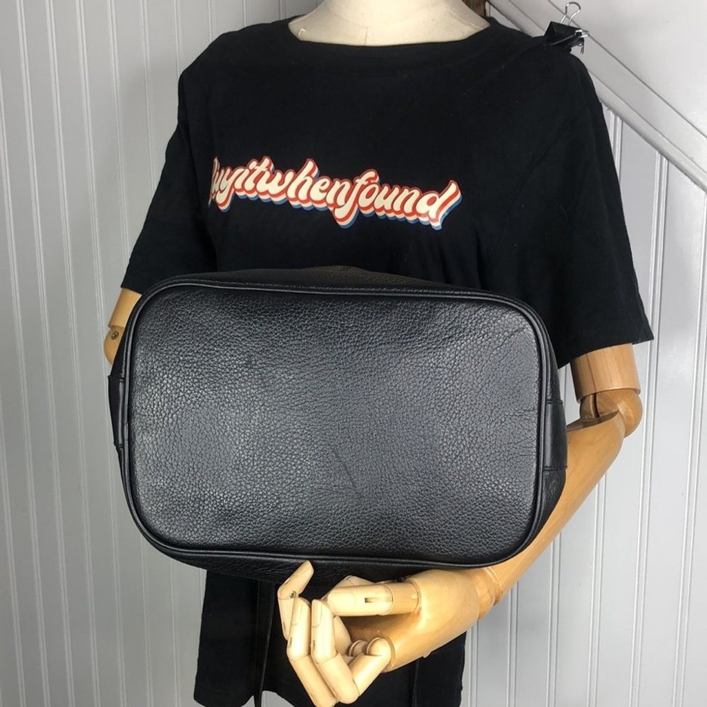 BURBERRYS Large Black Leather Bucket Drawstring Bag Nova Check Lining Authentic image 4