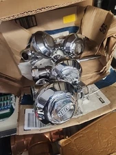 4-ZURN AQUAVANTAGE ULF MANUAL FLUSH VALVE Z6003LF .125 GPF the pint partial Part