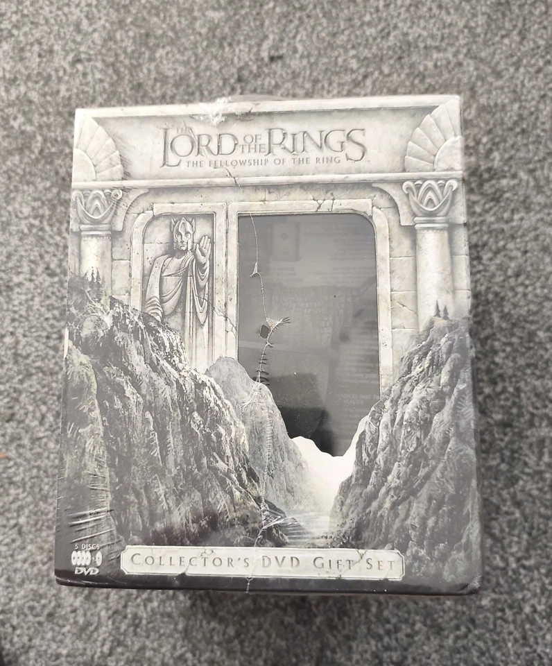 Lord of the Rings: The Fellowship of the Ring Collectors DVD Gift Set - Image 3 of 4