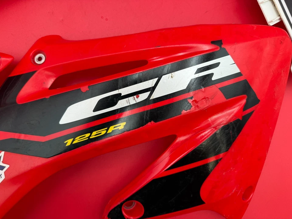 2004 04 Honda CR125R CR125 OEM RIGHT & LEFT RADIATOR COVER COWL PLASTIC - Image 4 of 4