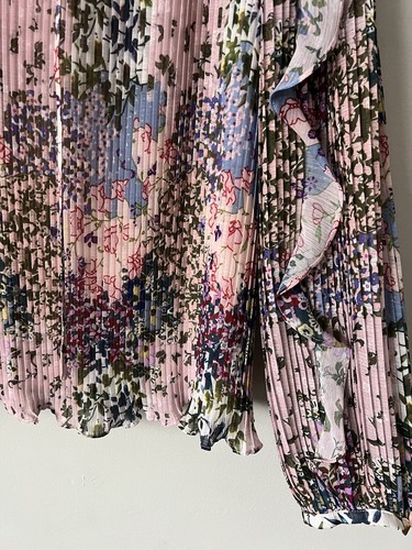 Ted Baker London Kaylahn Ditsy Accordion Pleat Blouse Pink Floral Size 4 US 10 - Picture 4 of 8