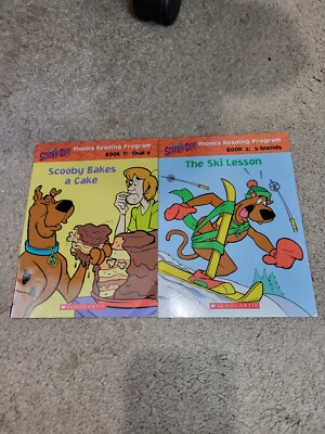 Scholastic Phonics Reading Program Scooby-Doo! Lot of 2 Paperback Books