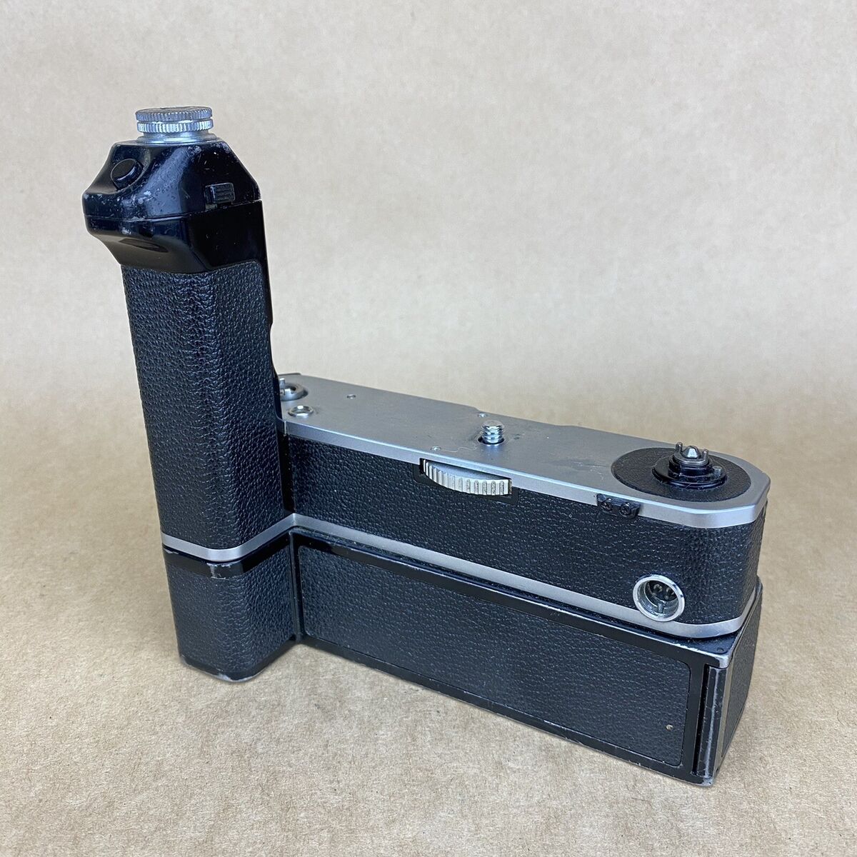 Nikon MD-2 Motordrive Winder & MB-1 Battery Pack For Nikon F Nikon MD-2 Motordrive Winder & MB-1 Battery Pack For Nikon F