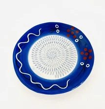 Stonewear Ceramic Hand Made Painted Gourmet Grader for Garlic, Ginger Or Cheese