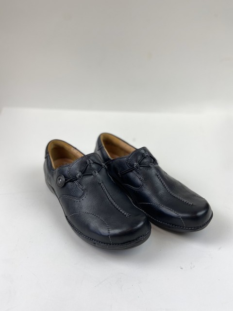 clarks and naturalizer