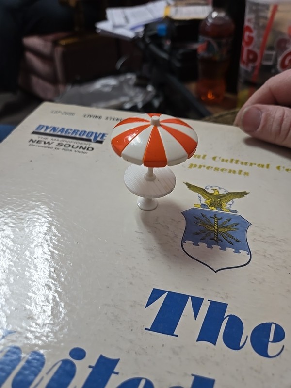 Unknown Brand Made In China Used Beach Umbrella And Table Toy 2" Tall SLP 