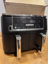 Ninja Foodi Dual Zone Air Fryer AF300UK 7.6L, Black, With Basket Liners.