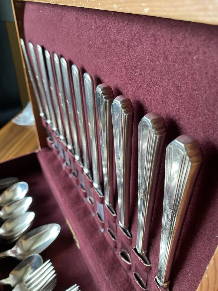 Vintage 1930 WM ROGERS & SON AA IS PARIS Calidad Plateado 78 Piezas en Caja Foto 2 de 4