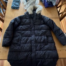 GAP Women s Black Puffer Coat Faux Fur Hood Q...