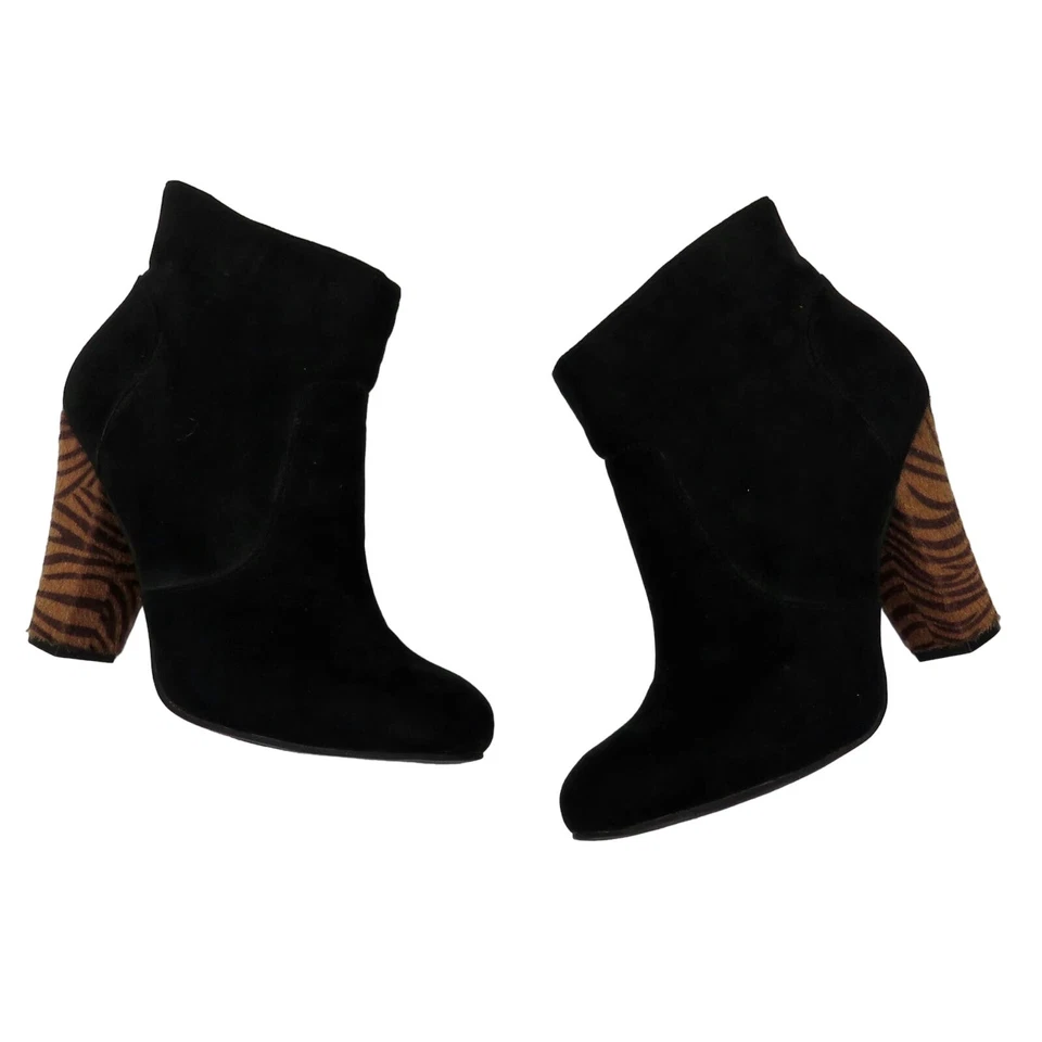 Bota de tornozelo Guess veludo preto estampa animal cabelo de pônei salto tamanho 8 botinhas GGEMIT - Imagem 3 de 4