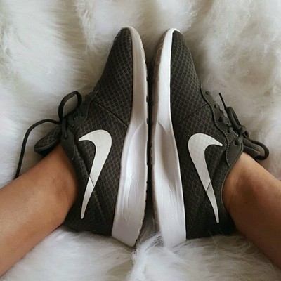 mens nike tanjun olive green