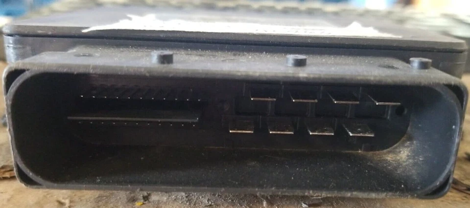 2019 Jeep Cherokee Anti brake control module 68340867AD - Image 4 of 4