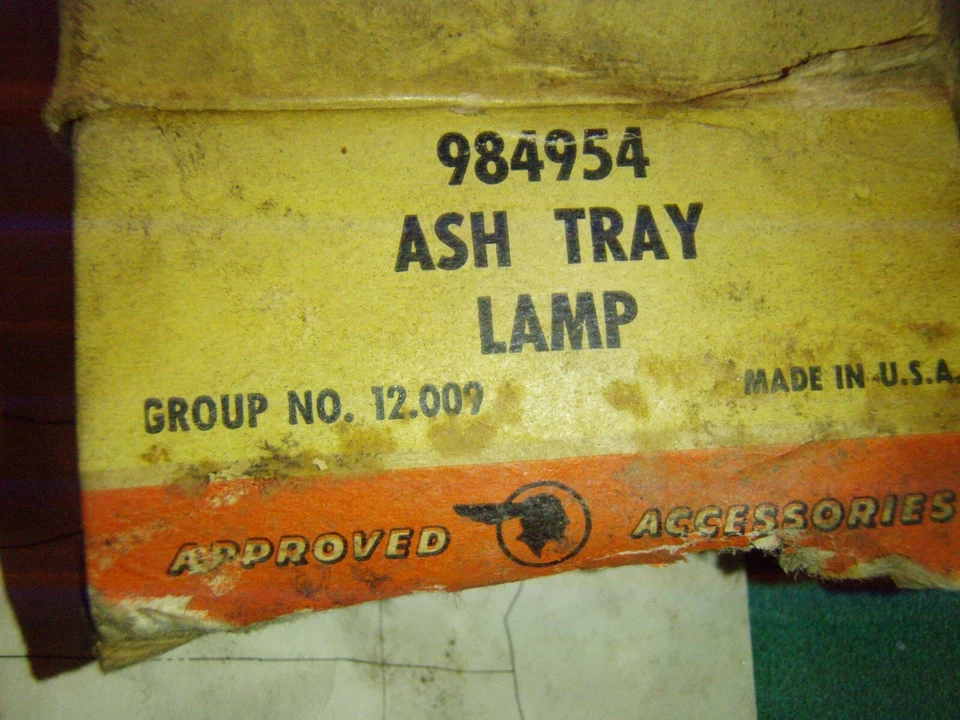 1955 1956 1957 Nuevo de Lote Antiguo Pontiac Accesorios Bandeja de Cenizas Lámpara 984954 Chieftain Star Chief Foto 3 de 4