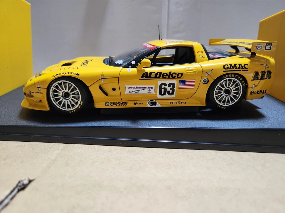 Autoart 80205 Racing Division Chevrolet Corvette C5-R Le Mans 1/18 Foto 3 de 4