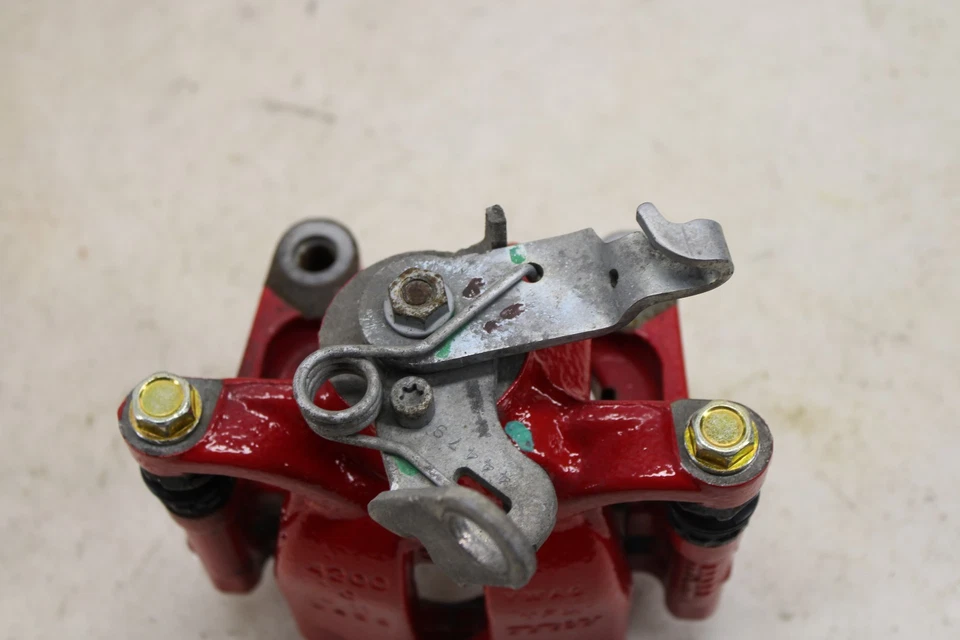 Juego de pinzas de freno rojo Volkswagen GTI 2015-2018 OEM MH45 Foto 4 de 4