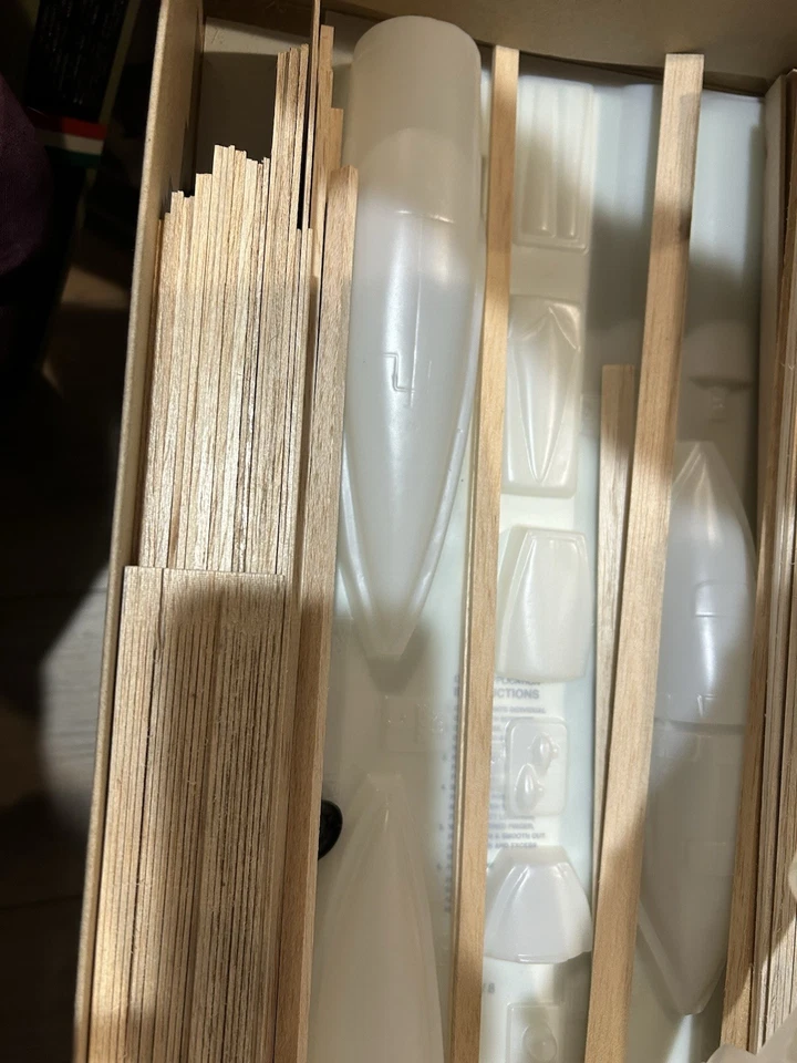 Guillows The Enola Gay B-29 Superfortress Complete Model Kit No. 2005 Open Box - Image 4 of 4